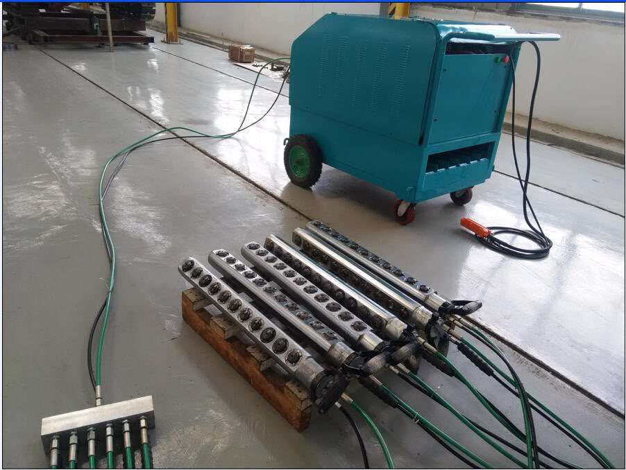 Piston Rock Splitter - DEMOLITION EQUIPMENT